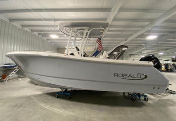 2024 Robalo R230 Solid Alloy Boat